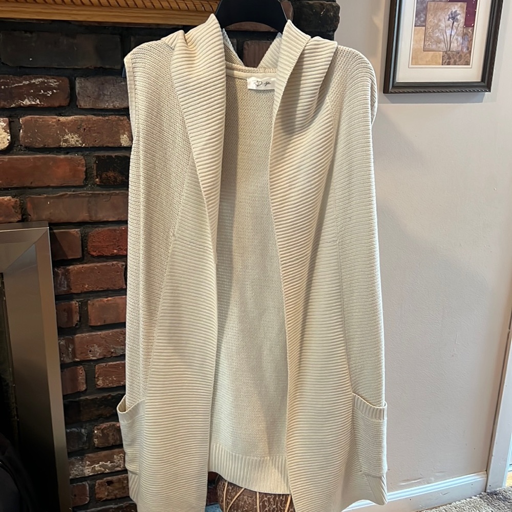 Sleeveless sweater